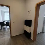 Schoene 4 Raum, 4 - 8 Bett In Apartamento *