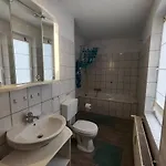 Schoene 4 Raum, 4 - 8 Bett In Apartamento *