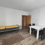 Schoene 4 Raum, 4 - 8 Bett In Apartamento *