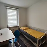 Schoene 4 Raum, 4 - 8 Bett In Apartamento Schönebeck