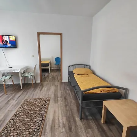 Schoene 4 Raum, 4 - 8 Bett In * Schönebeck