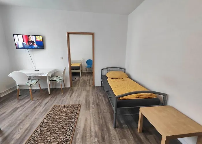 Schoene 4 Raum, 4 - 8 Bett In * Schönebeck