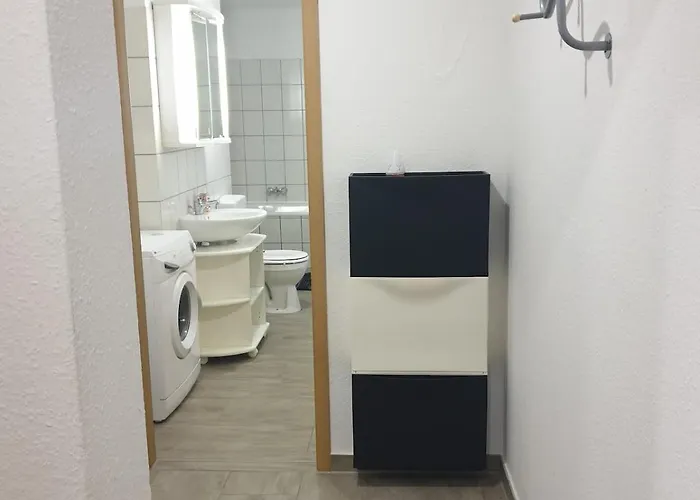 Schoene 4 Raum, 4 - 8 Bett In Schönebeck